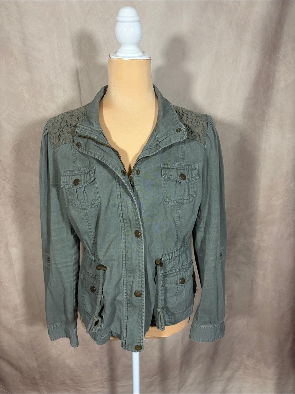 Candies Vintage Women's Lightweight Olive Utility Jacket with Lace Detail